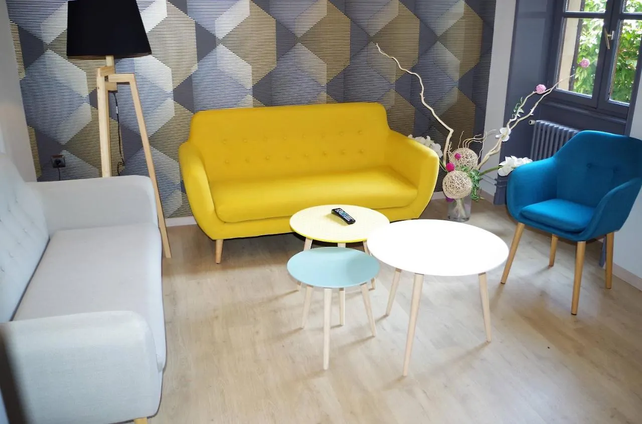 Hotel Et Appartements Les Platanes Thueyts
