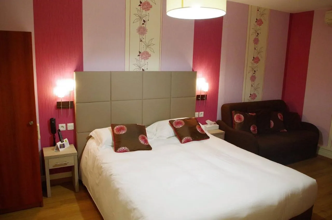 Hotel Et Appartements Les Platanes Thueyts