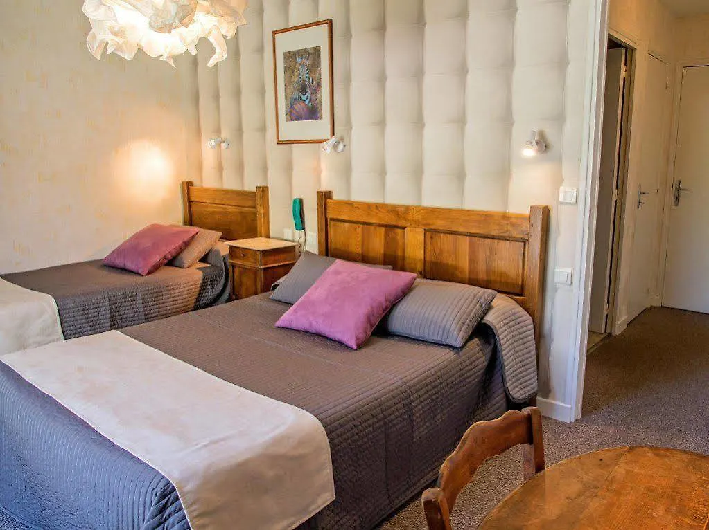 Hotel Et Appartements Les Platanes Thueyts