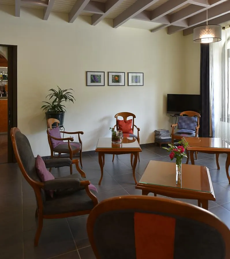 Hotel Et Appartements Les Platanes Thueyts
