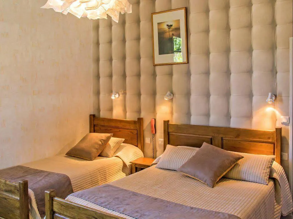 Hotel Et Appartements Les Platanes Thueyts